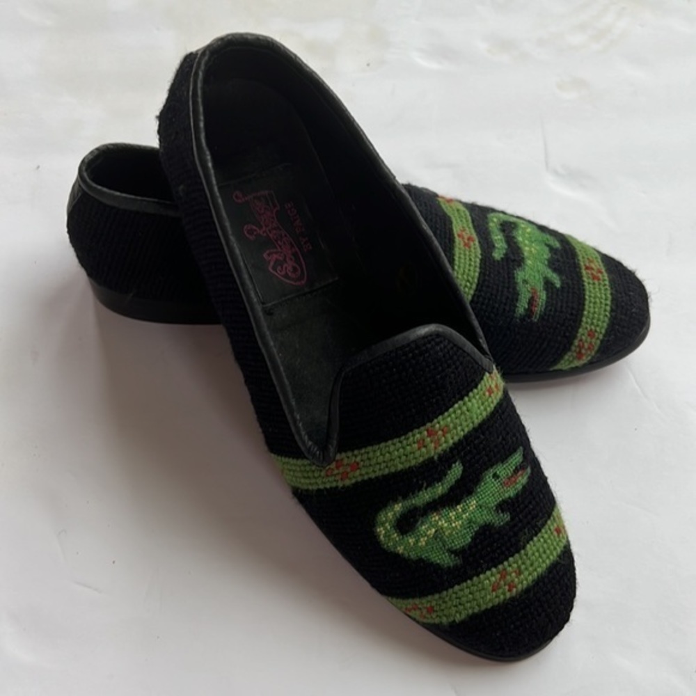 BY PAIGE needlepoint alligator đ slip on loafer shoes in size 8.5 - Picture 3 of 16